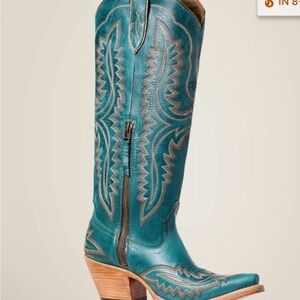 Ariat Tan and Teal Leather Boots